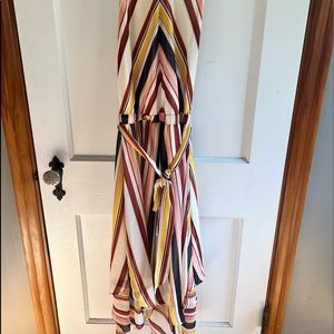 Boutique handkerchief bottom dress.